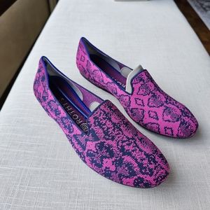 New! Size 9 Rothy’s Loafer Fuchsia Pink Navy Snake Print